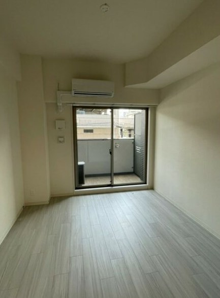 物件内観写真4　(ゆったり過ごせる居間です)