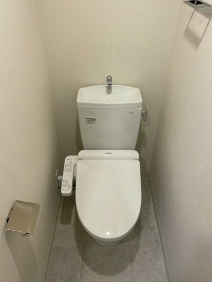 物件内観写真8　(シンプルで使いやすいトイレです)