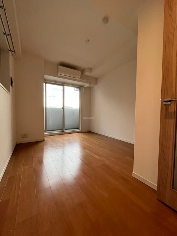 物件内観写真5　(ゆったり過ごせるリビングです)