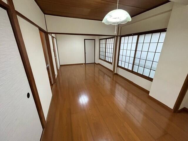 物件内観写真3　( )