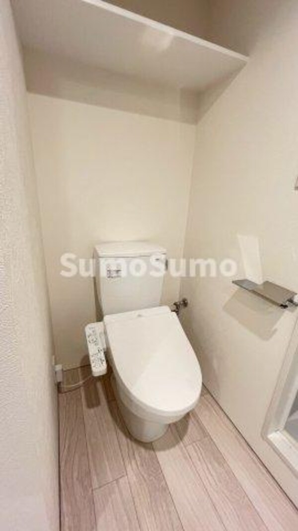 トイレ(落ち着いた色調のトイレです)