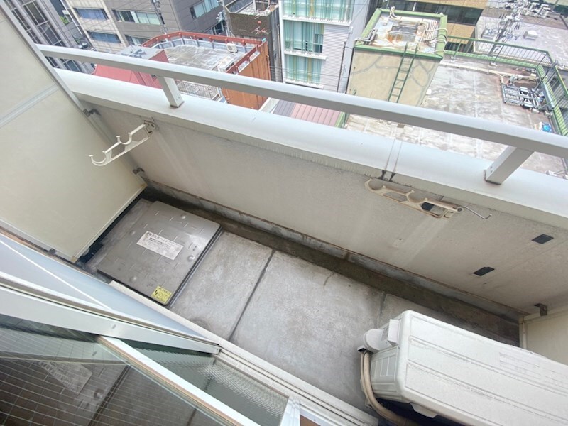 物件内観写真9　(広々としたバルコニーです)