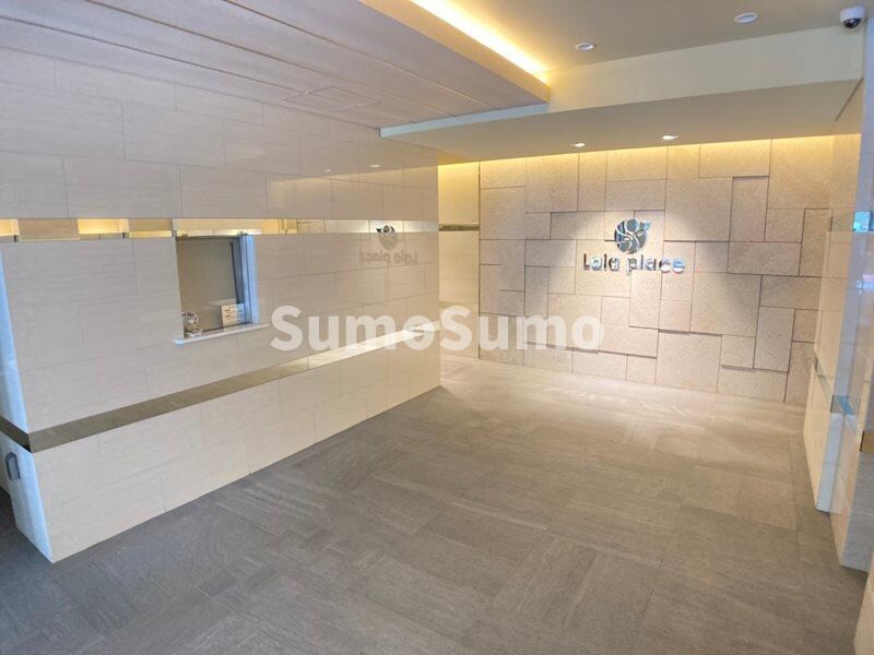 物件外観写真2　(建物の内部です)