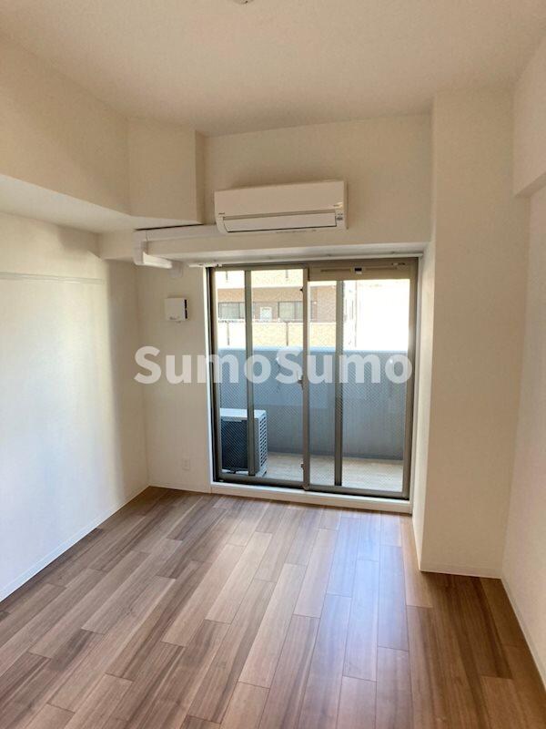 物件内観写真5　(おしゃれな居間です)