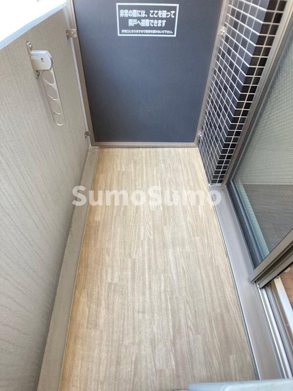 物件内観写真9　(お洗濯にも便利なバルコニー付き)