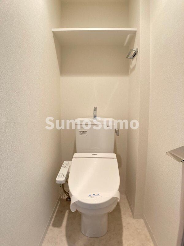 物件内観写真10　(ゆったりとした空間のトイレです)