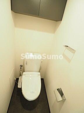 物件内観写真9　(ゆったりとした空間のトイレです)