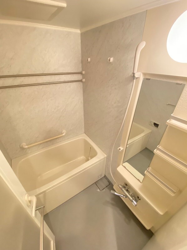 物件内観写真9　(お風呂です)