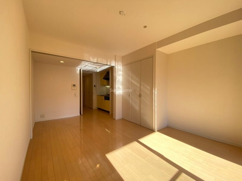 物件内観写真17　(こちらのリビングで趣味の時間をお楽しみください)