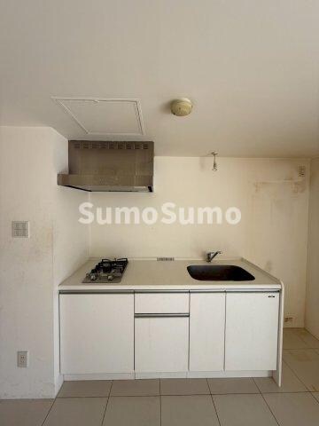 物件内観写真6　(コンパクトなキッチンで掃除もラクラク)