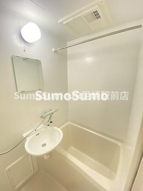 物件内観写真8　(日々の疲れを癒すお風呂付です)