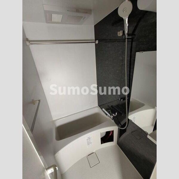 物件内観写真9　(日々の疲れを癒すお風呂付です)