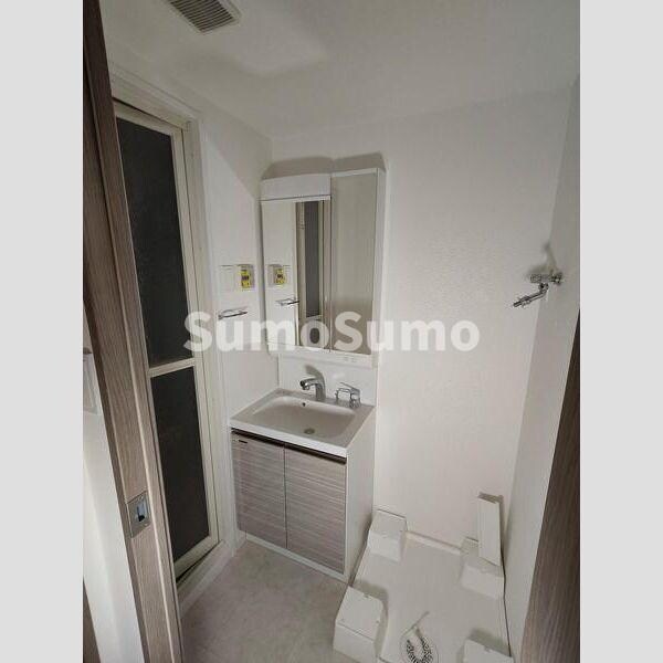 物件内観写真12　(コンパクトで使いやすい洗面所)