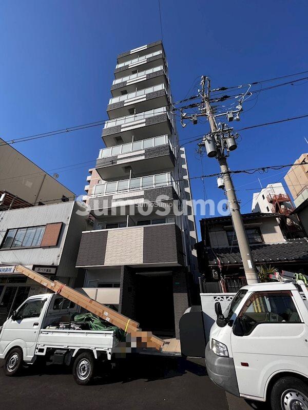 物件外観写真1　(落ち着いた雰囲気の外観です)