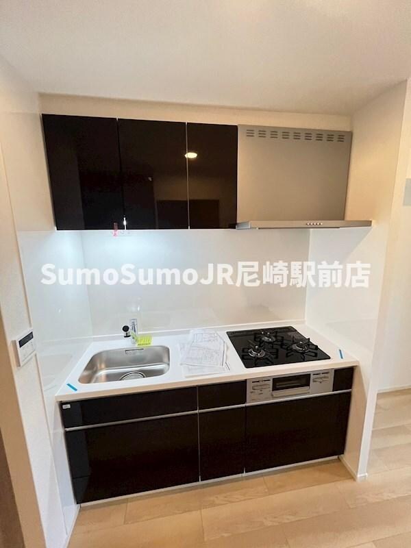 物件内観写真6　(コンパクトなキッチンで掃除もラクラク)