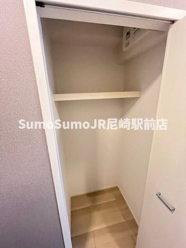 物件内観写真15　(ちょっとした収納スペースも充実しています)