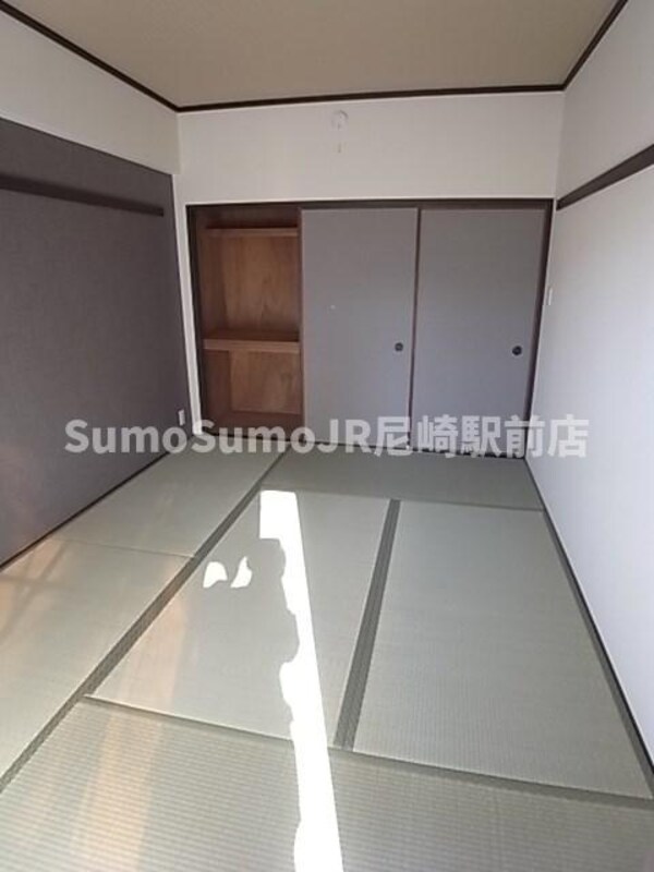 和室(和室があると、家にあたたかい雰囲気が生まれます)