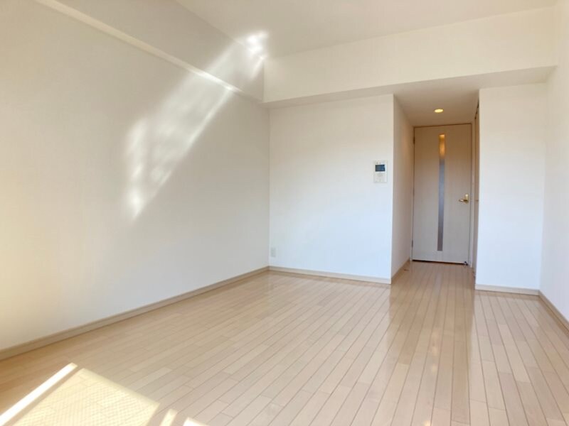 物件内観写真5　(おしゃれな居間です)