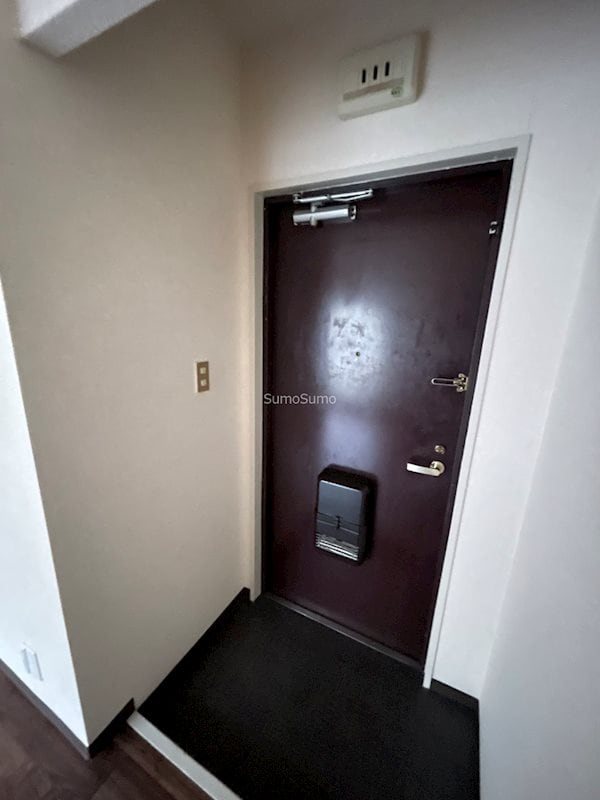 玄関(毎日通る玄関はこちらです)