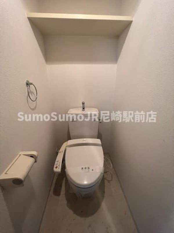 トイレ(コンパクトで使いやすいトイレです)