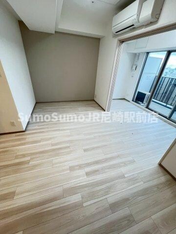 物件内観写真8　(ゆったり過ごせる居間です)