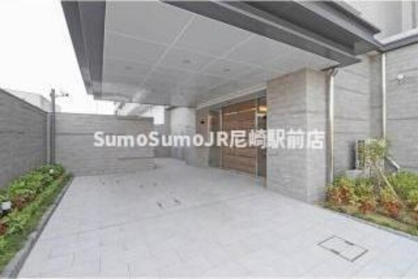 エントランス(落ち着いたエントランスです)