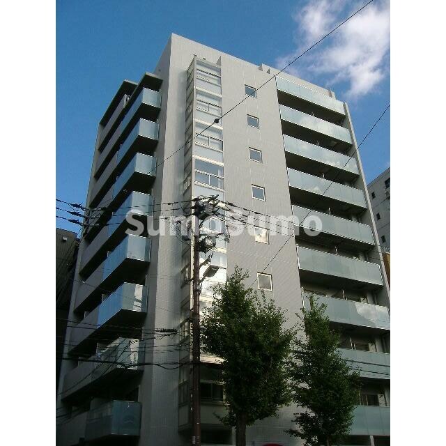 物件外観写真1　(外観は落ち着いています)