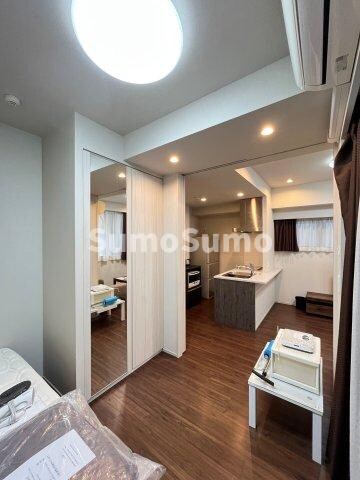 物件内観写真24　(こちらの居間で趣味の時間をお楽しみください)