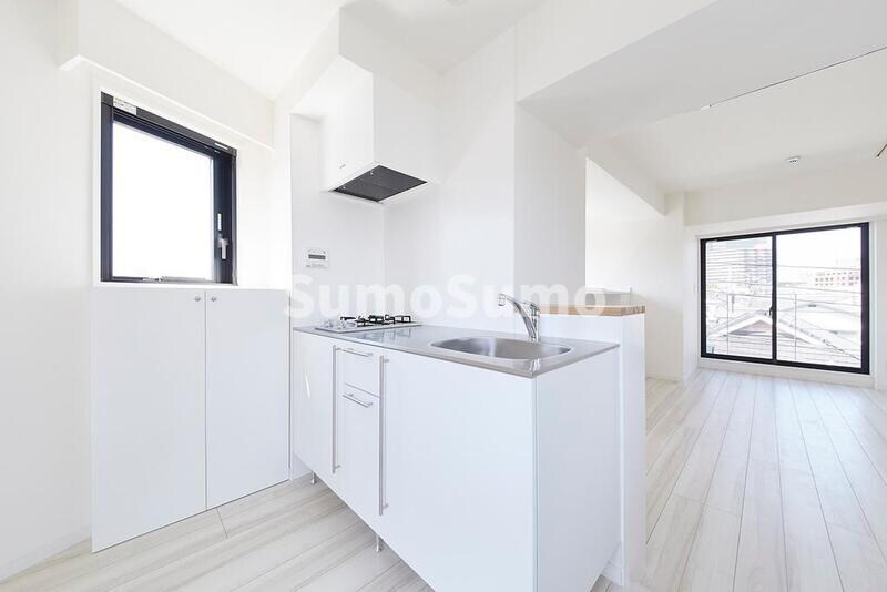 物件内観写真3　(ゆったりとしたリビングです)