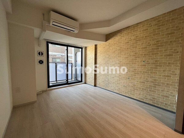 居室(おしゃれなリビングです)