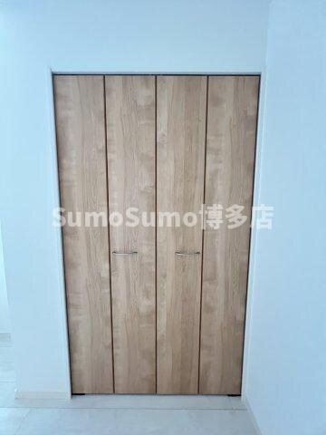 物件内観写真17　(たっぷりとした収納スペースです)