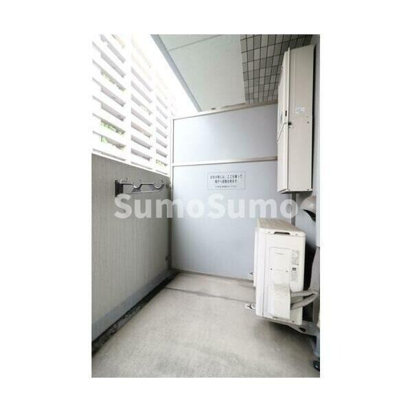 物件内観写真10　(暖かな日差しのふりそそぐバルコニー)