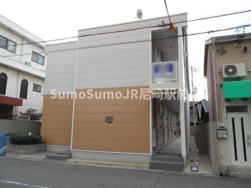 物件外観写真1　(落ち着いた雰囲気の外観です)