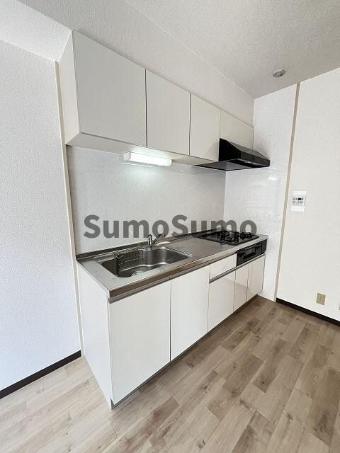 物件内観写真5　(キッチンです
外観もきれいです)