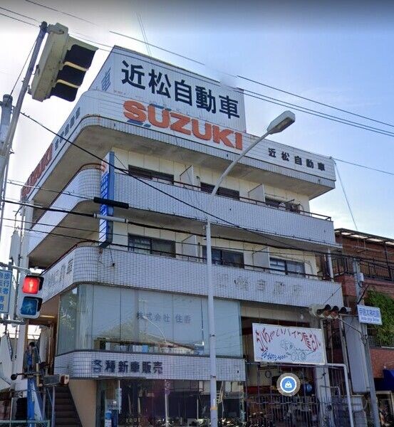 物件外観写真1　(外観は落ち着いています)