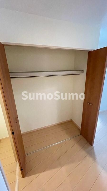 物件内観写真12　(たっぷりとした収納スペースです)
