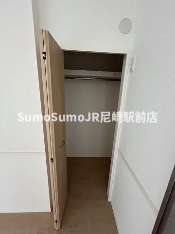 物件内観写真12　(収納豊富です)