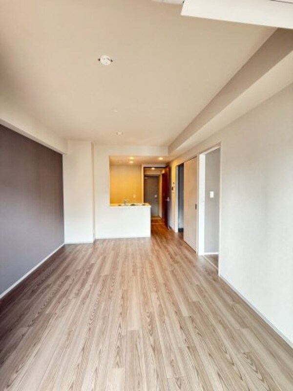 居室(こちらのリビングで趣味の時間をお楽しみください)