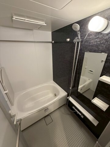 物件内観写真8　(お風呂です)