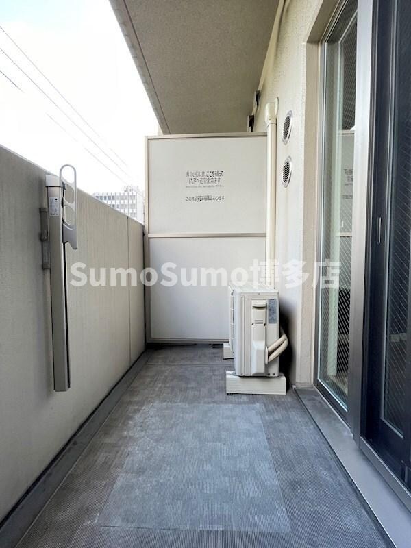 物件内観写真9　(広々としたバルコニーです)