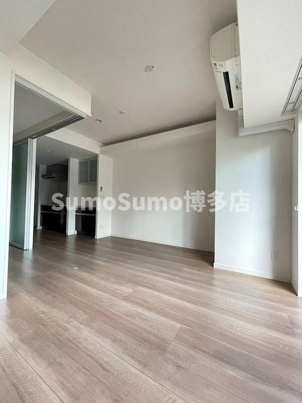 物件内観写真18　(ゆったりとしたリビングです)