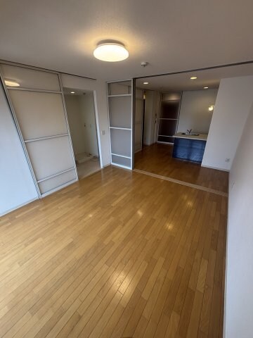 物件内観写真5　(おしゃれな居間です)