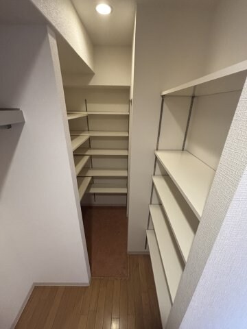 物件内観写真12　(大きなものも収納できそうです)