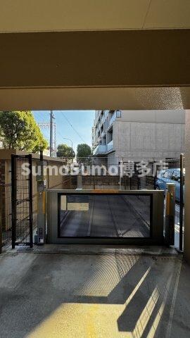 物件外観写真2　(駐車場です)