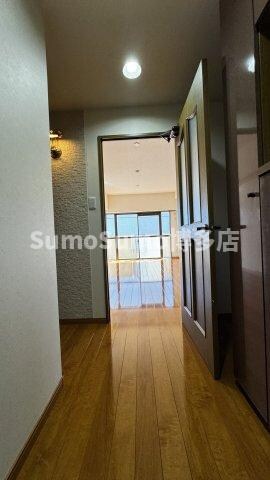 物件内観写真3　(きれいな玄関です)