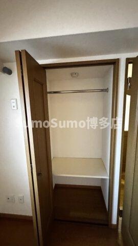 物件内観写真6　(大きなスペースがあり、収納には困りません)