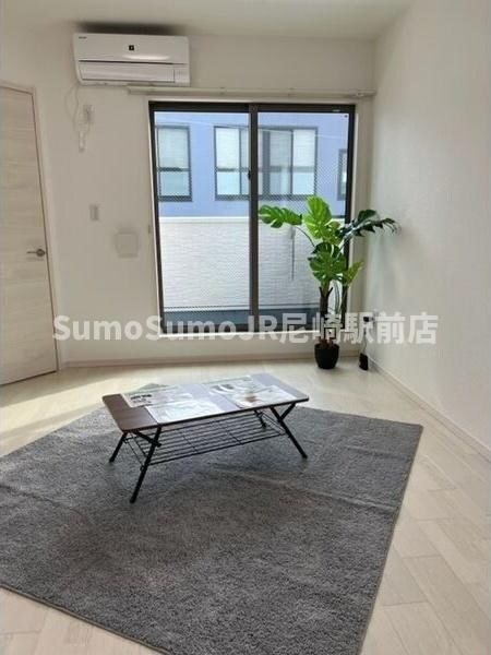 物件内観写真4　(おしゃれなリビングです)