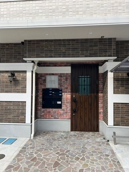 物件外観写真3　(毎日通るエントランスはこのようになっています)