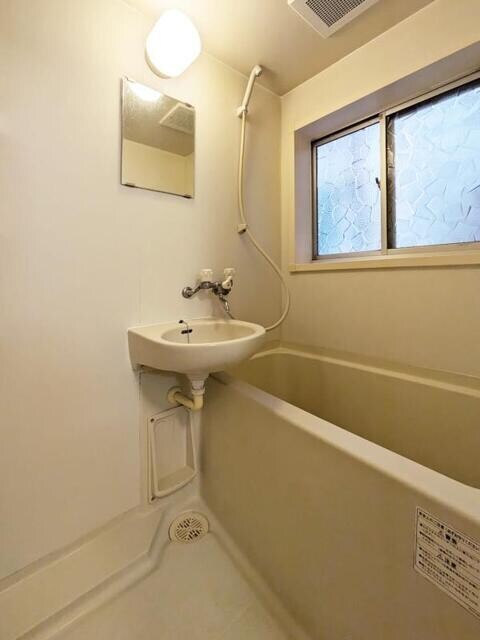 物件内観写真6　(玄関 )