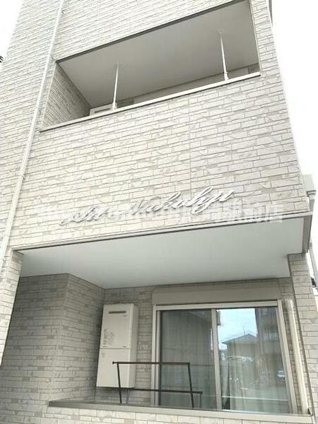 物件外観写真5　(物件の外観です)